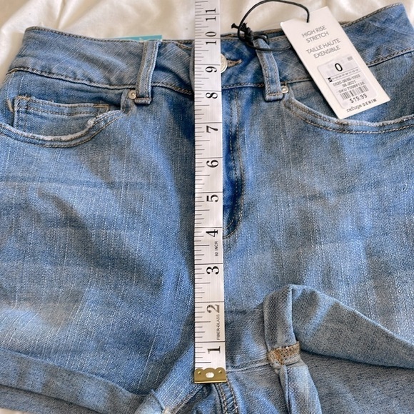 Refuge Denim Miami High Rise Stretch Jean Shorts Size 0 NWT - Picture 7 of 7